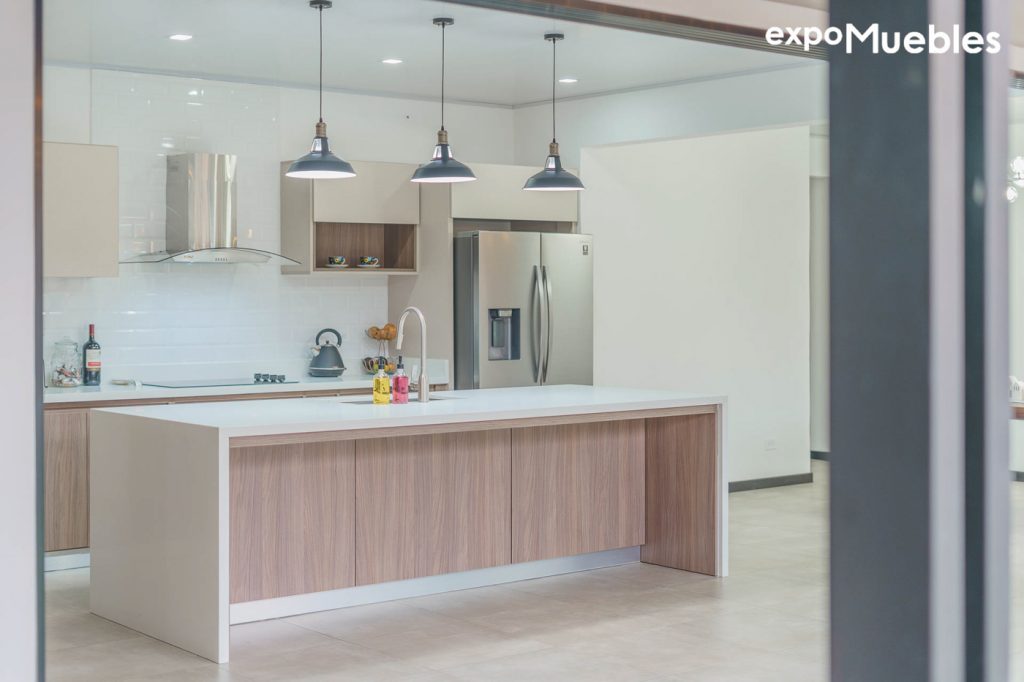 Cocina de Melamina, tonos combinados. – Expo Muebles