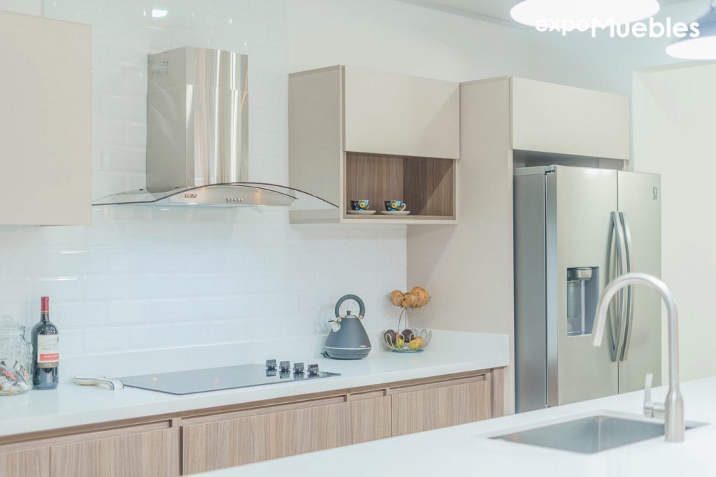 Cocina de Melamina, tonos combinados. – Expo Muebles
