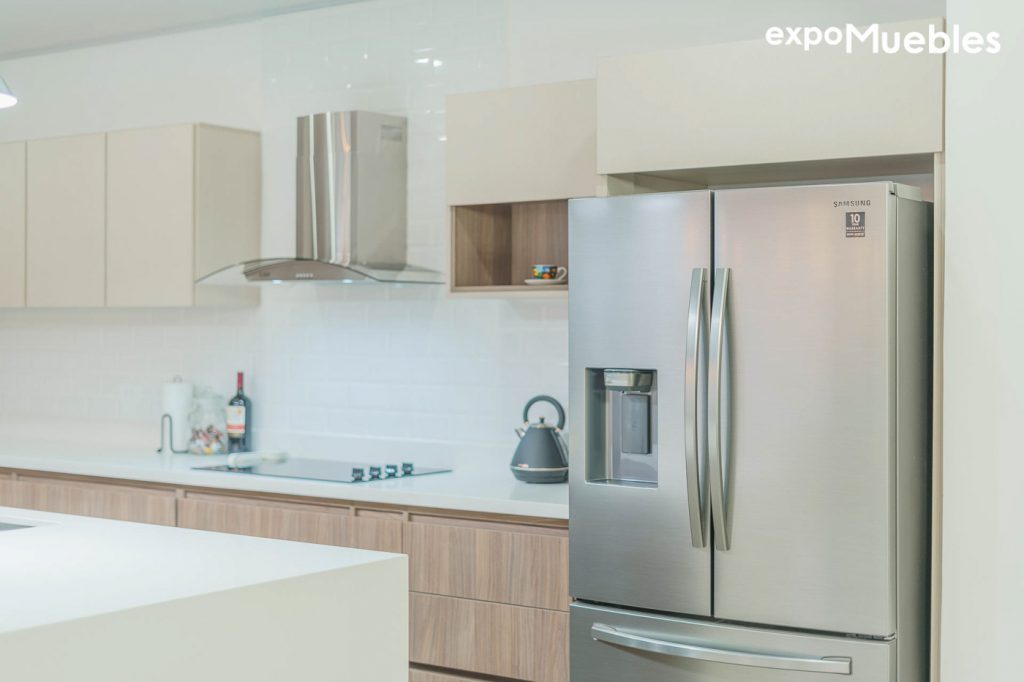Cocina de Melamina, tonos combinados. – Expo Muebles
